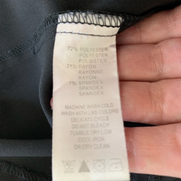 Classic Sexy Little Black Dress in excellent condition. Size Medium Mac & Jac - Picture 5 of 11